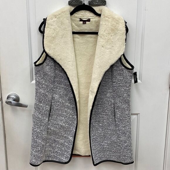 Johnston & Murphy Vest  - Picture 1 of 6